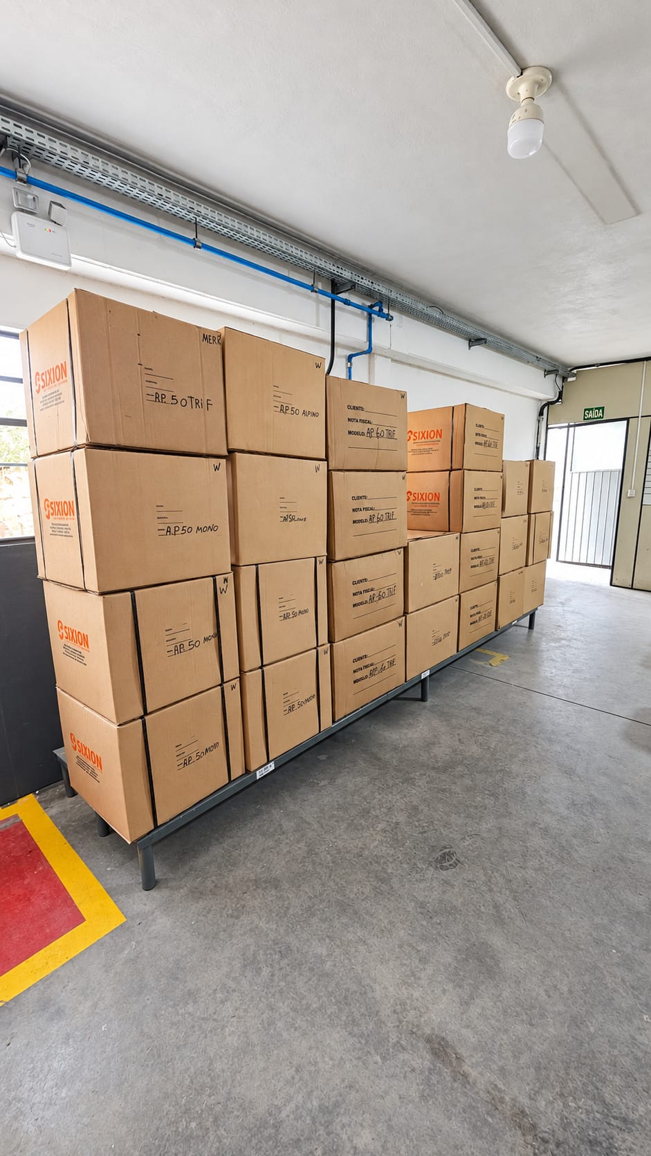 Caixas de ventiladores Sixion embaladas e identificadas para expedição